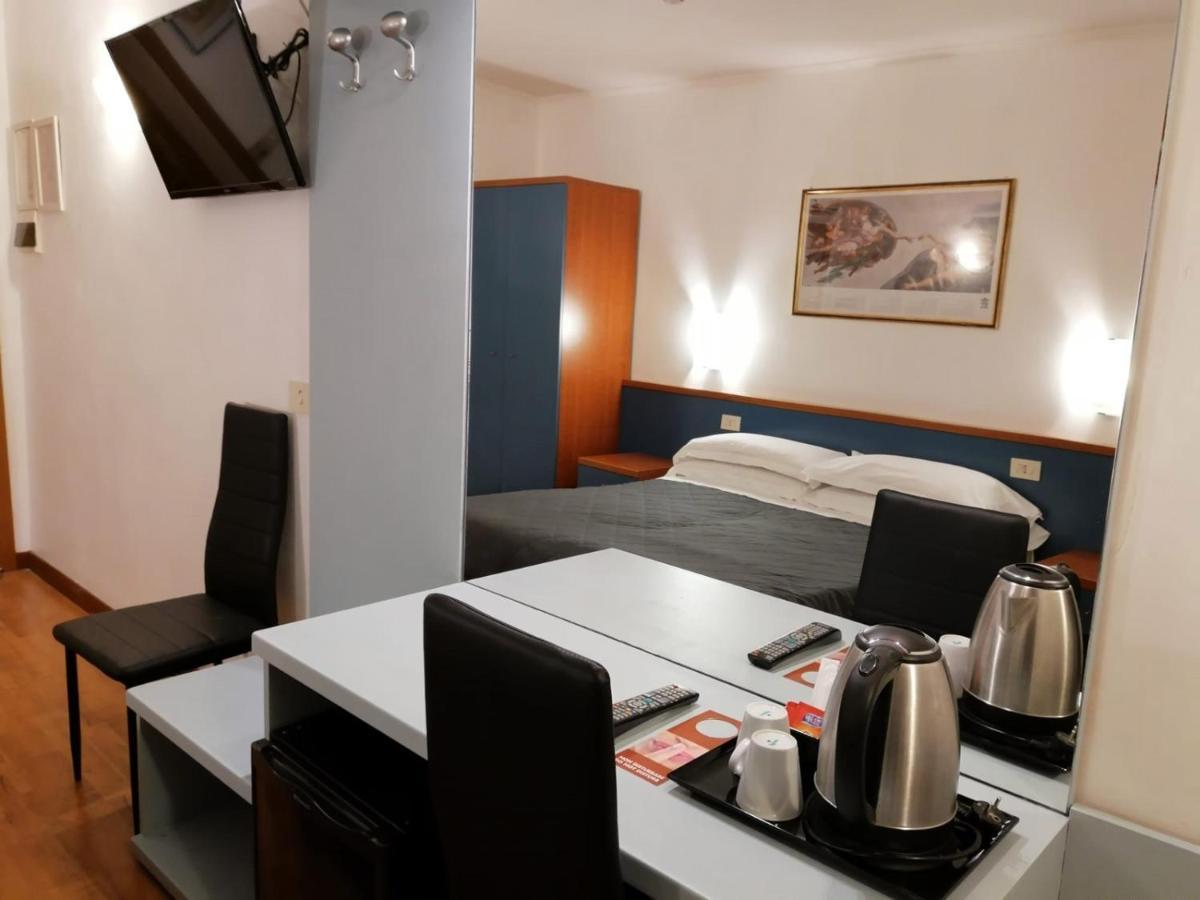 Hotel Julia Roma Eksteriør bilde
