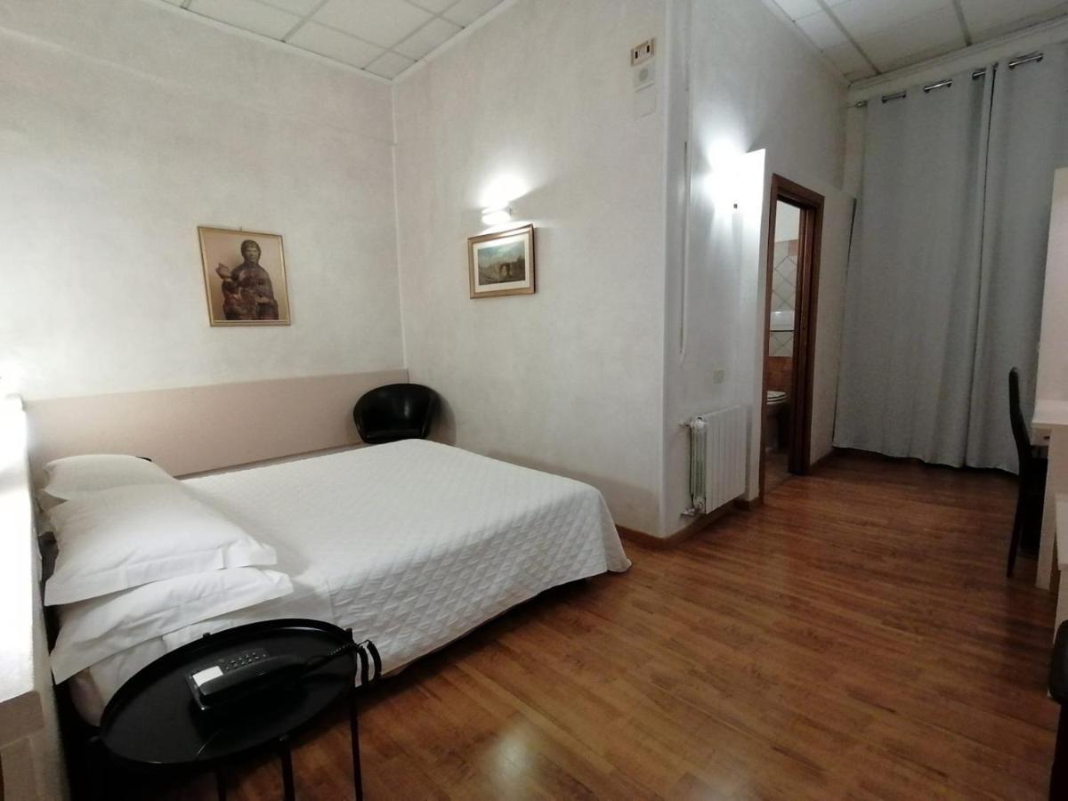 Hotel Julia Roma Eksteriør bilde