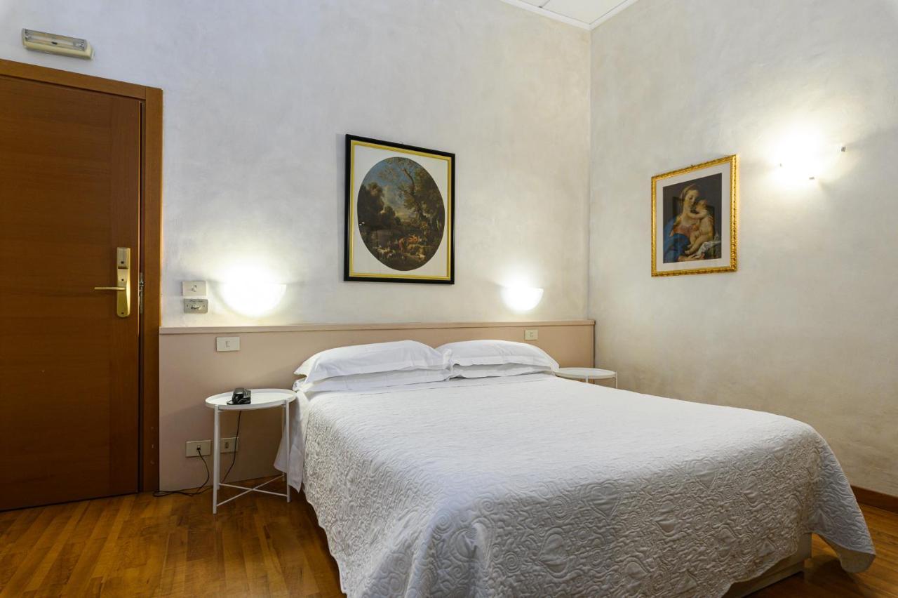 Hotel Julia Roma Eksteriør bilde