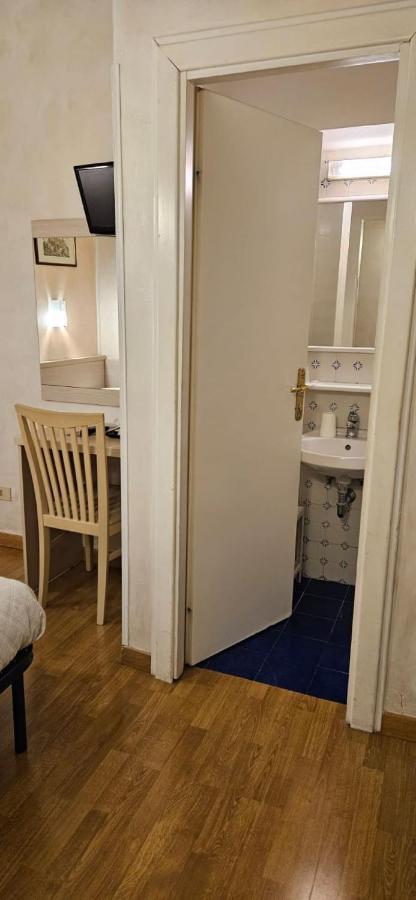 Hotel Julia Roma Eksteriør bilde