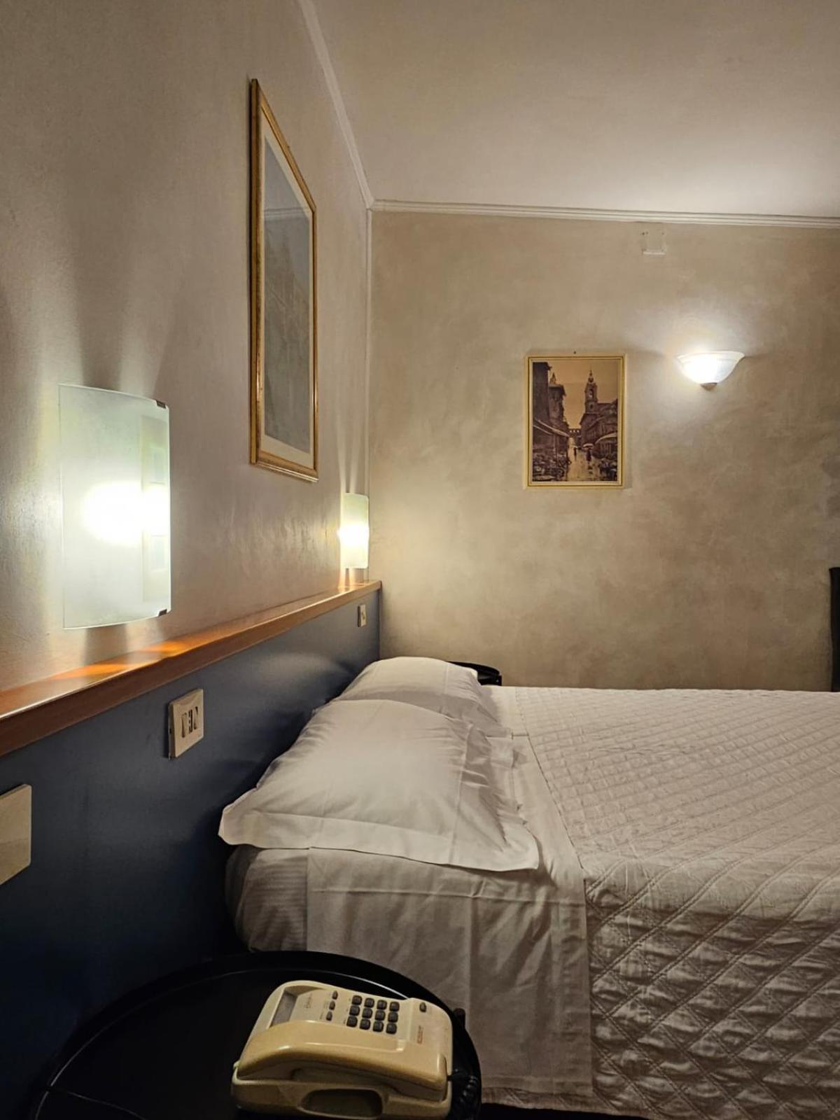 Hotel Julia Roma Eksteriør bilde