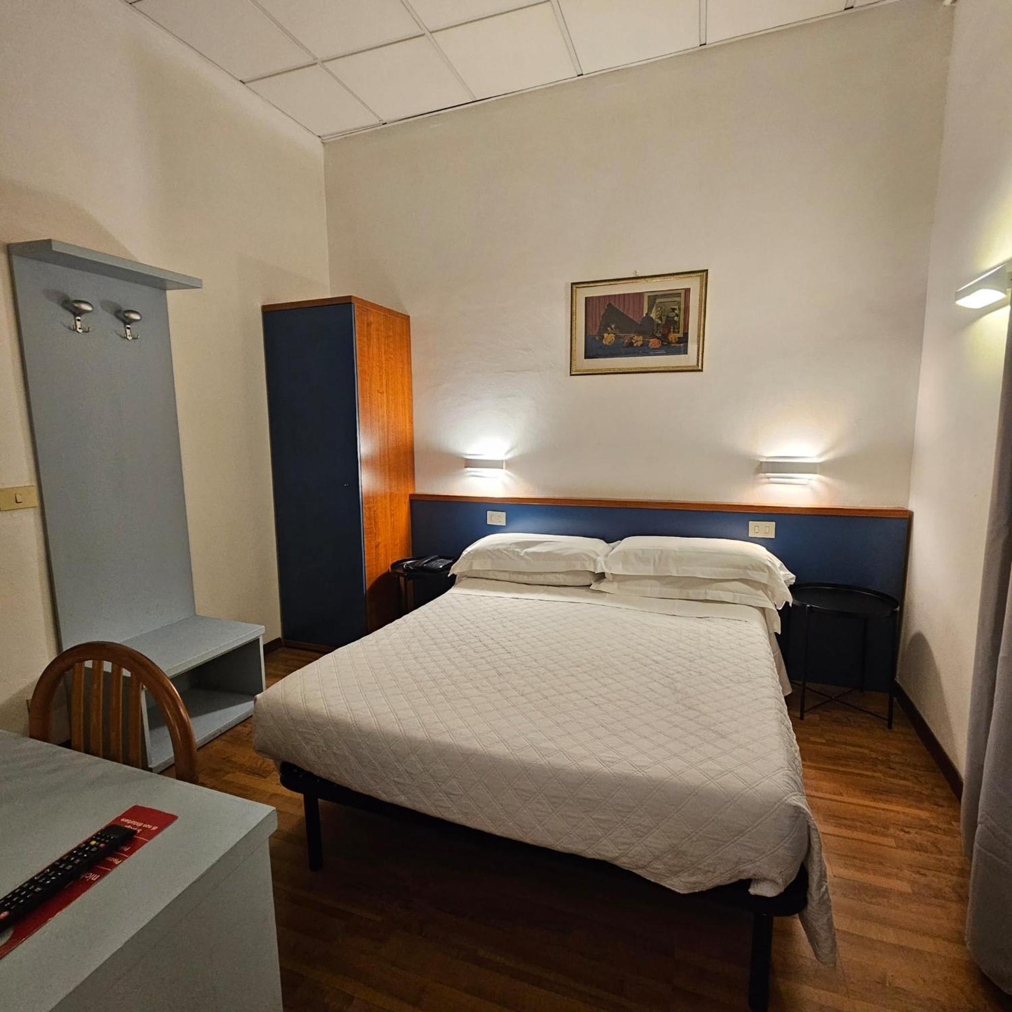 Hotel Julia Roma Eksteriør bilde