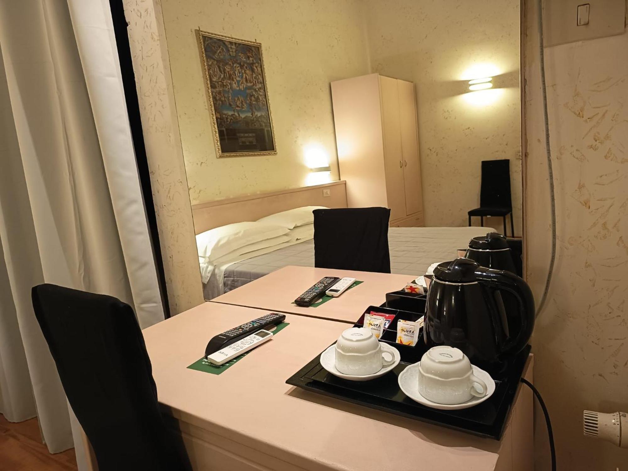 Hotel Julia Roma Eksteriør bilde